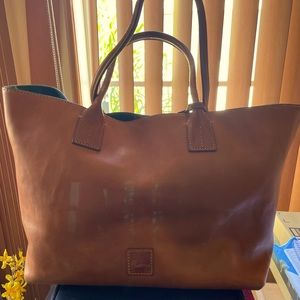 Dooney & Bourke camel bag.